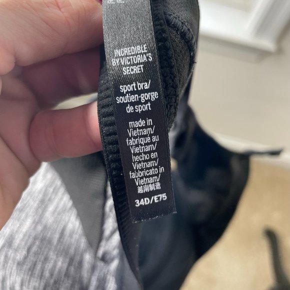 Incredible by Victoria's Secret Sports Bra - Picture 2 of 11